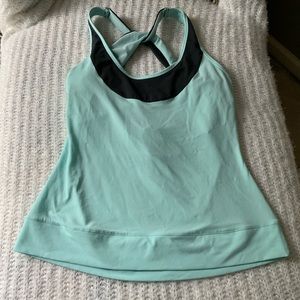 LUCY Built In Bra Twist Back Tank EUC Size XL